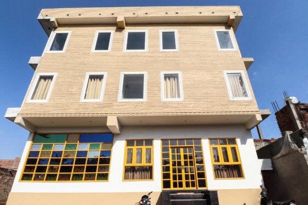 Oyo 72065 Taj Palace