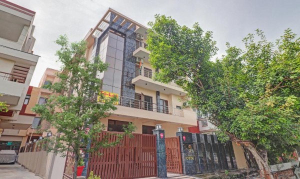 Treebo Trip Golden Divine Inn