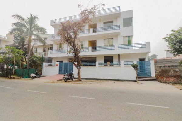 OYO 78410 Collection O White House